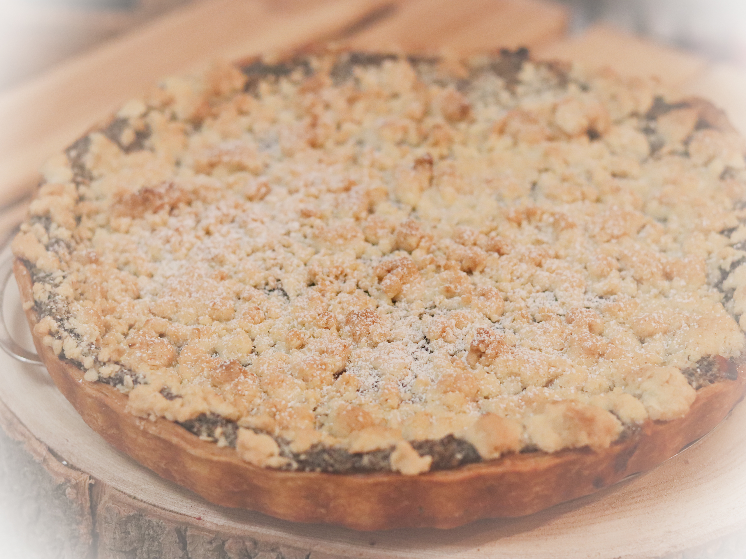 Mohntorte mit Haferflockenstreusel